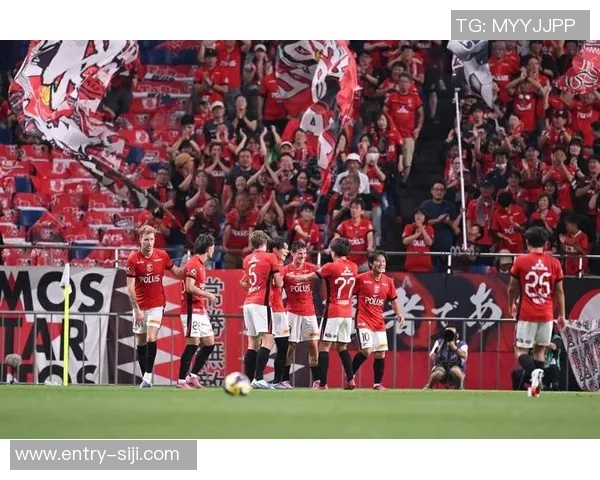 拜仁与巴萨争抢17岁中场新星泽卢卡斯引发关注