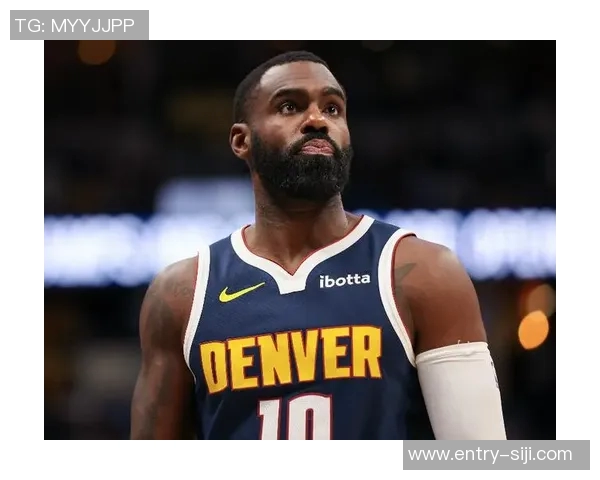 小哈达威半场表现抢眼9投5中三分命中率高效贡献12分助力球队进攻